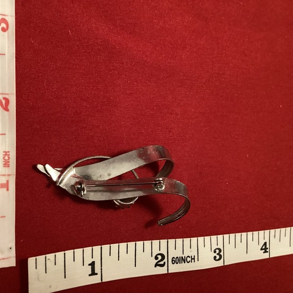 Silver tone abstract leaves with rhinestone brooch - Picture 4 of 4